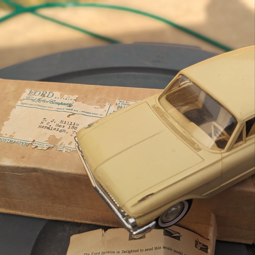 1961 Ford starliner Galaxy model kit